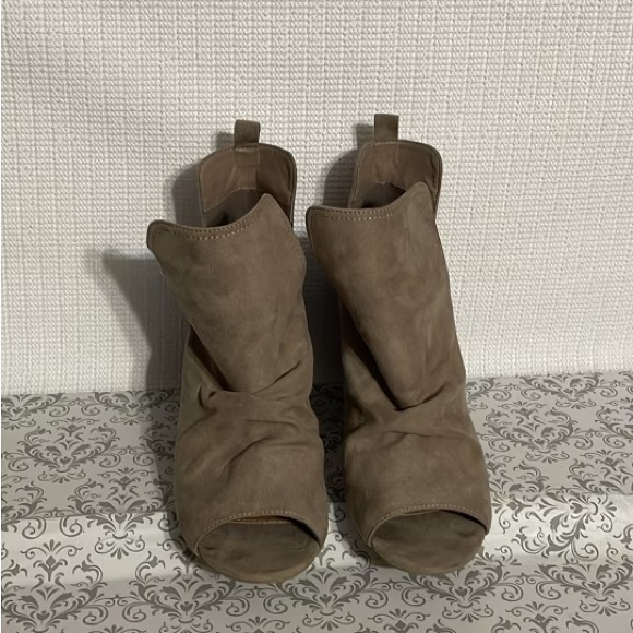 Brash suede leather high heels booties, size 9 - Picture 7 of 10